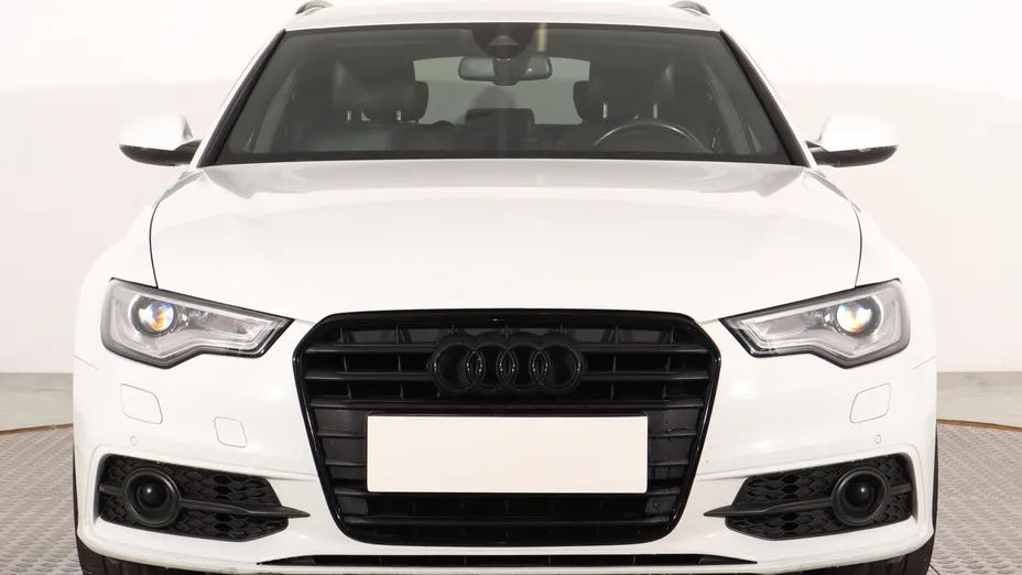 Audi A6 -