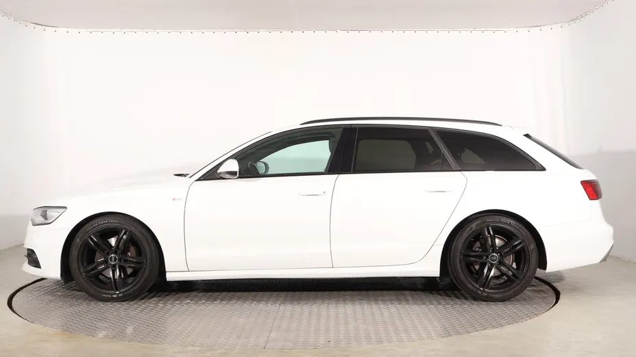 Audi A6 -
