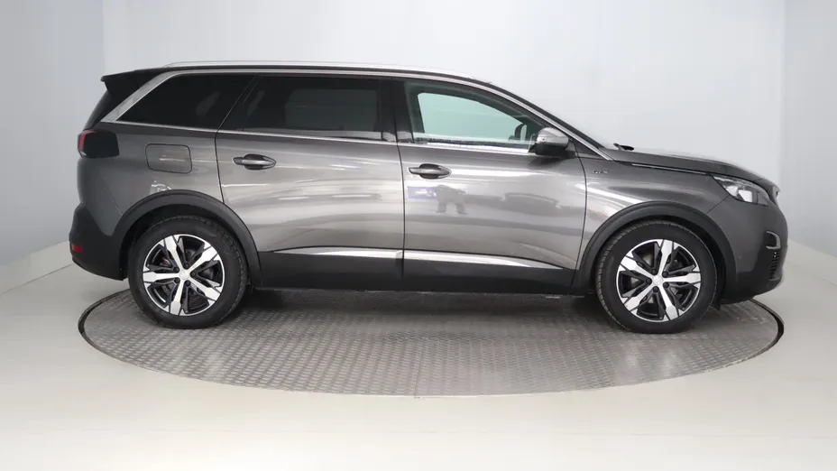 Peugeot 5008 -