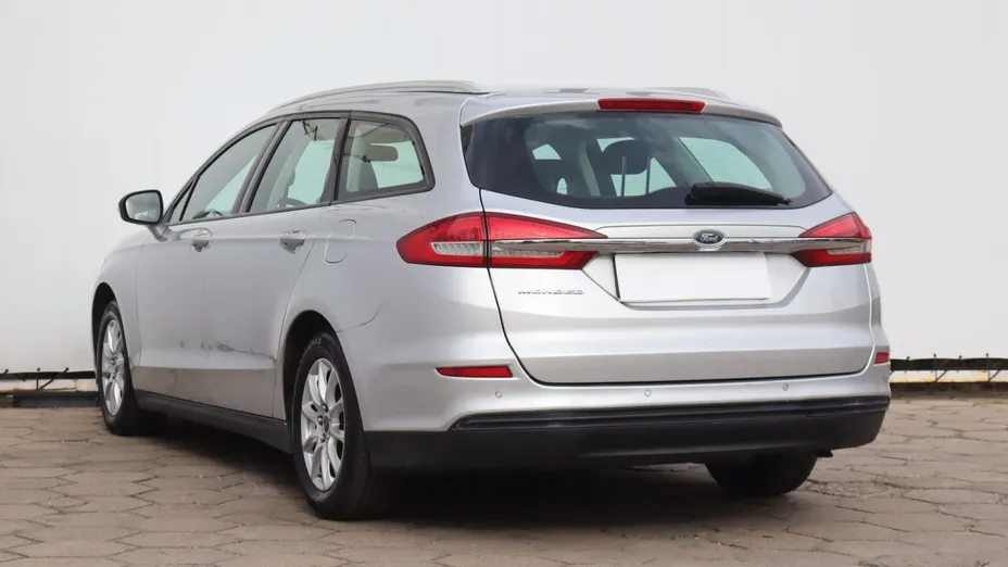 Ford Mondeo -