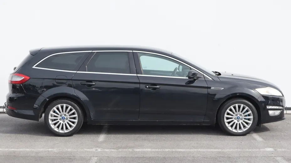 Ford Mondeo -