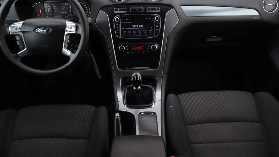 Ford Mondeo -