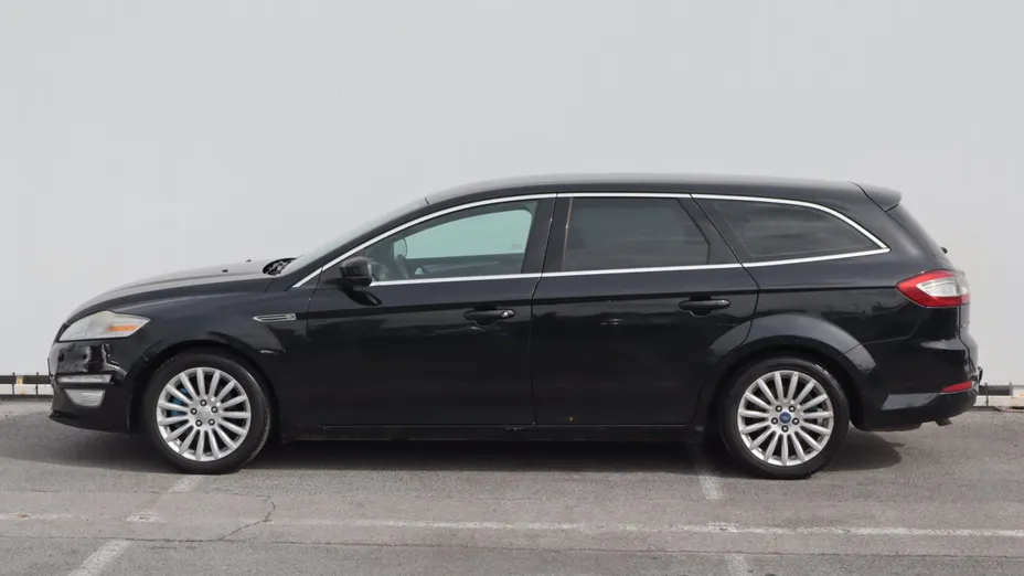 Ford Mondeo -