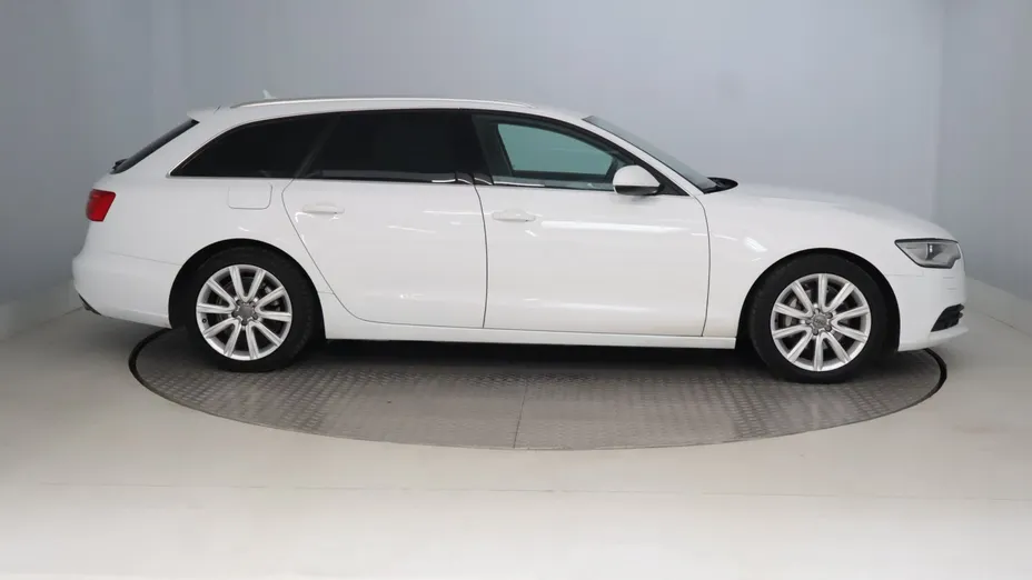 Audi A6 -