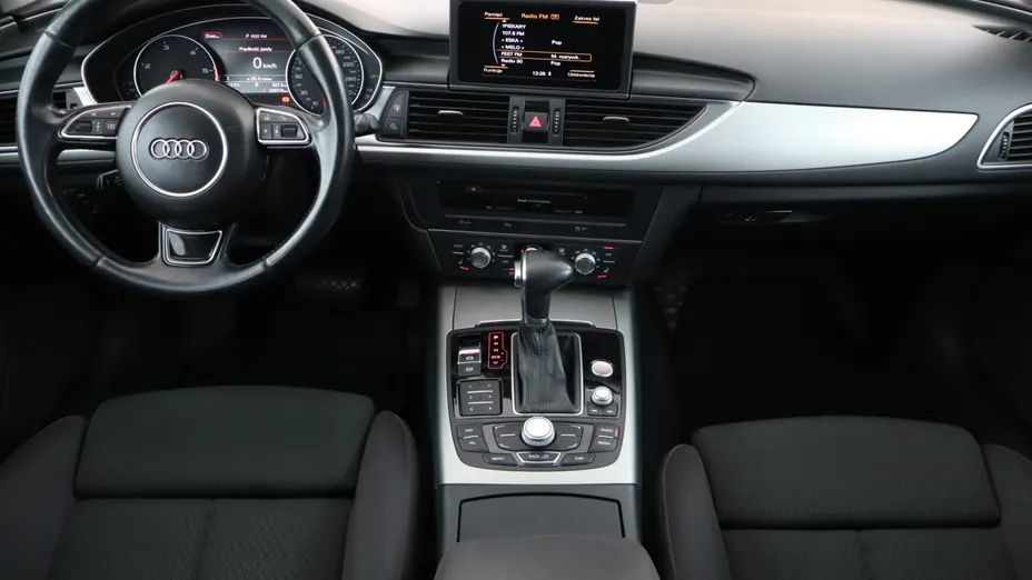 Audi A6 -