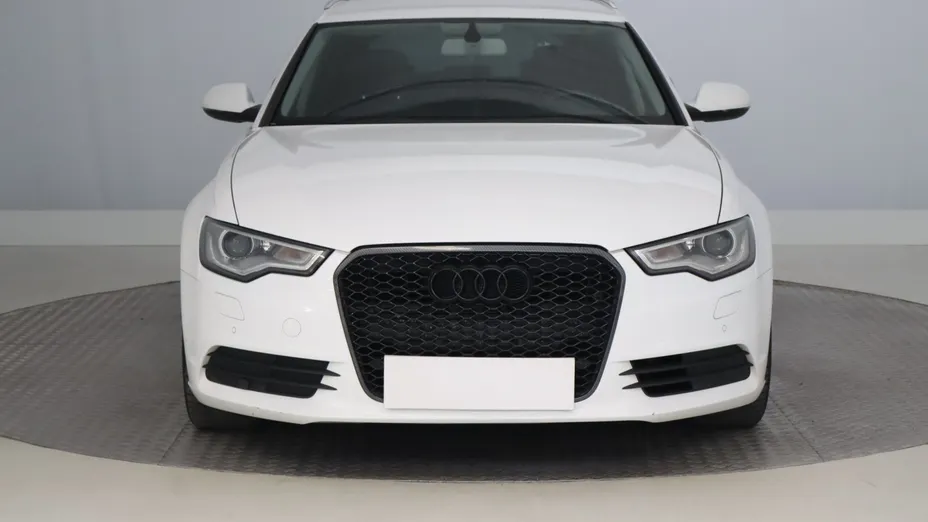 Audi A6 -