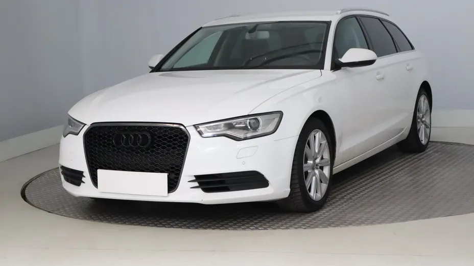 Audi A6 -