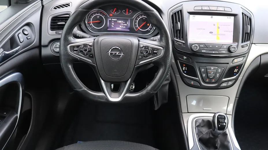 Opel Insignia -