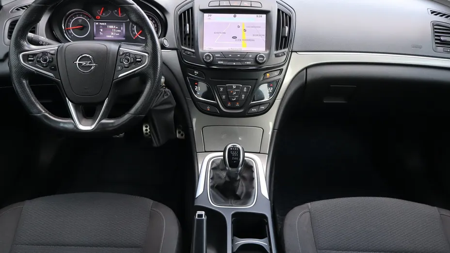 Opel Insignia -