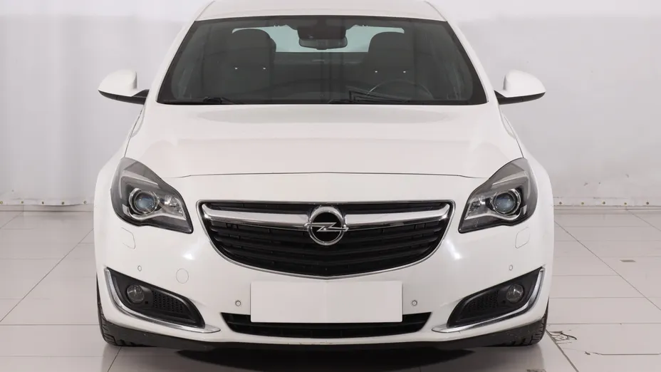 Opel Insignia -