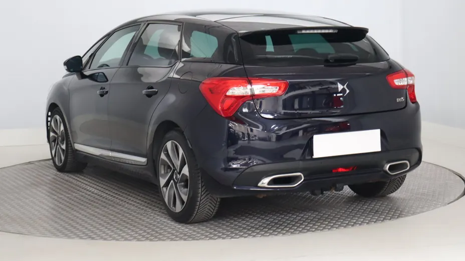 DS 5 -