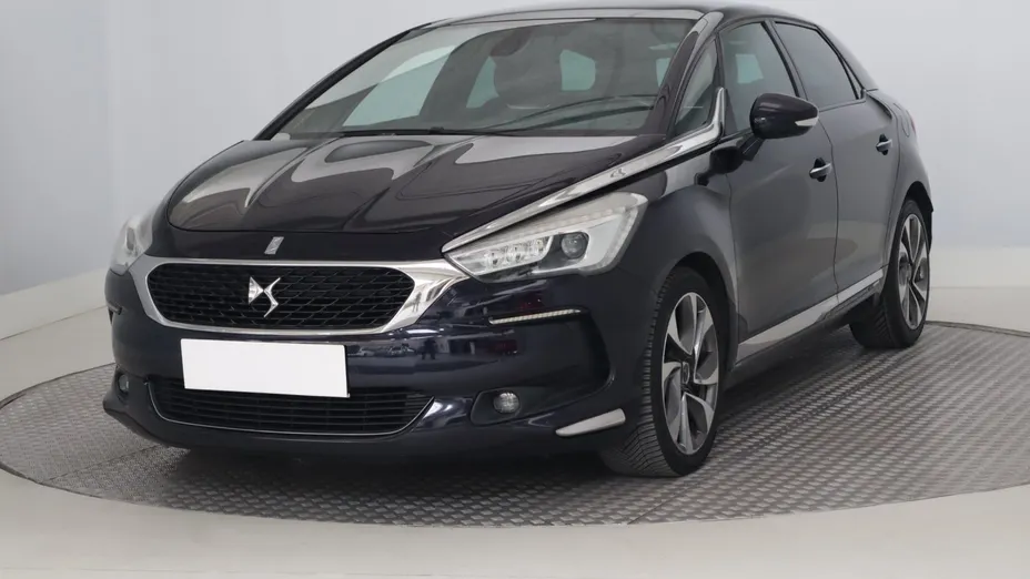 DS 5 -