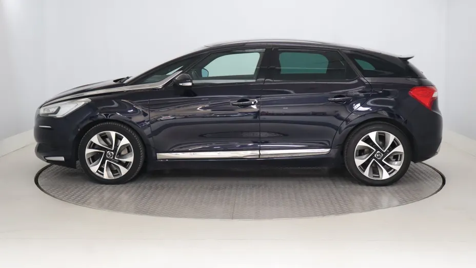 DS 5 -