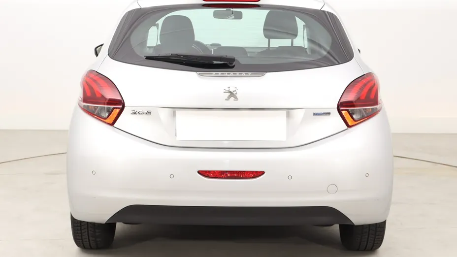 Peugeot 208 -