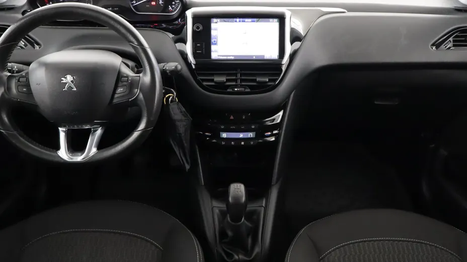 Peugeot 208 -