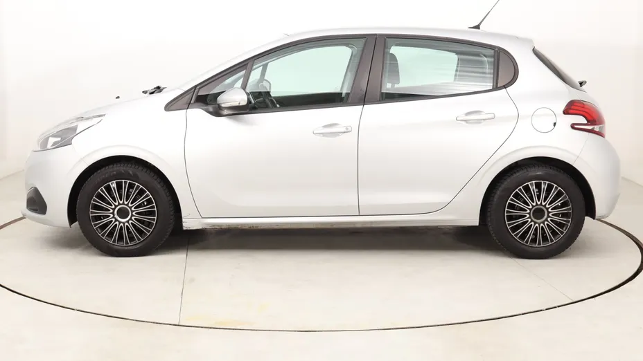 Peugeot 208 -