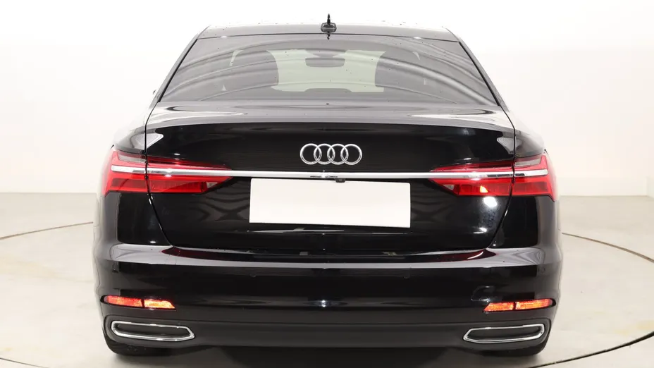 Audi A6 -