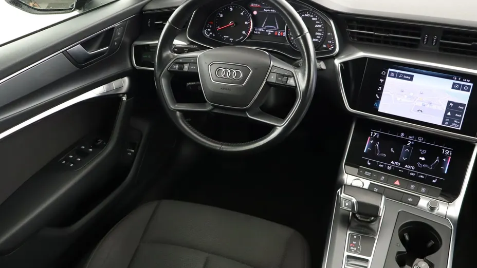 Audi A6 -