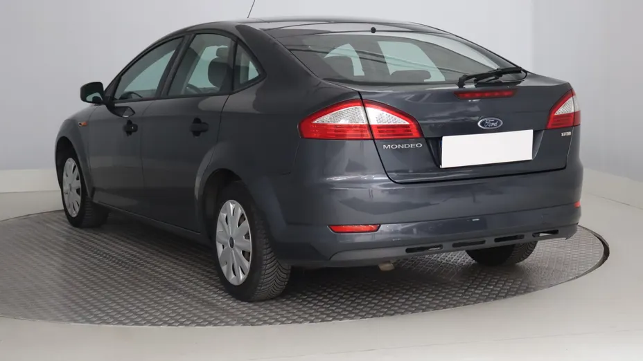Ford Mondeo -