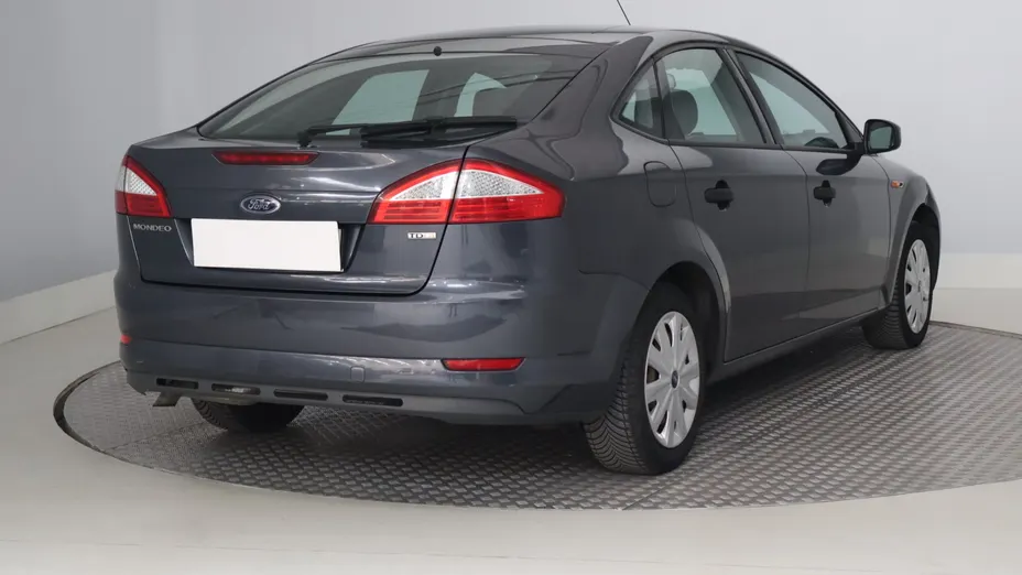 Ford Mondeo -
