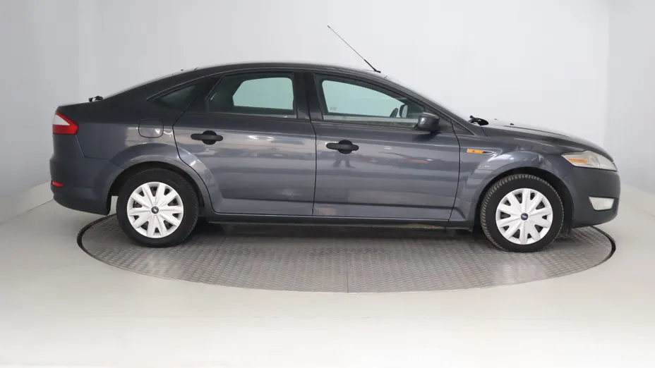 Ford Mondeo -