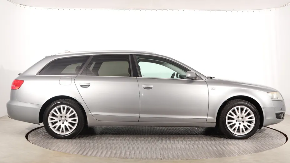 Audi A6 -
