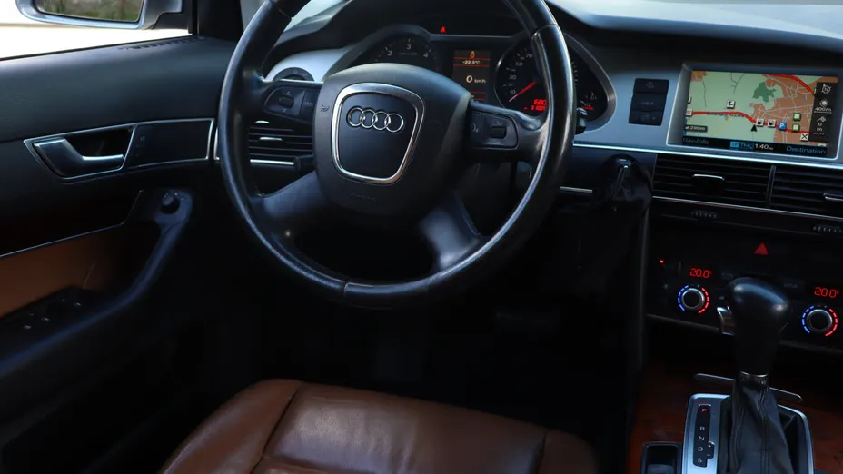 Audi A6 -