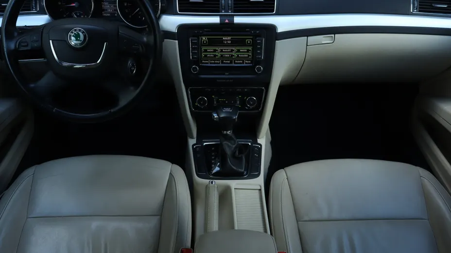 Skoda Superb -