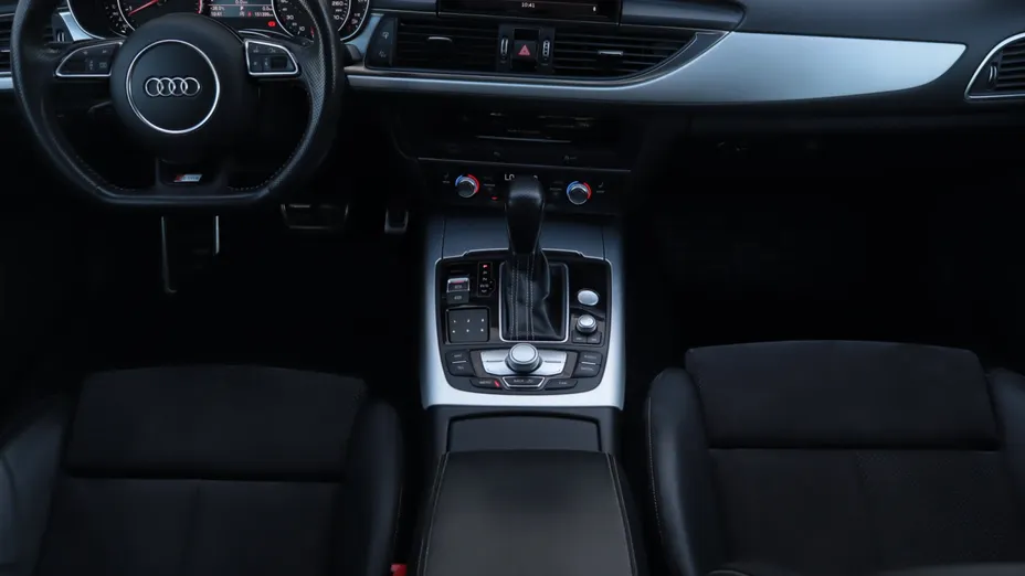 Audi A6 -