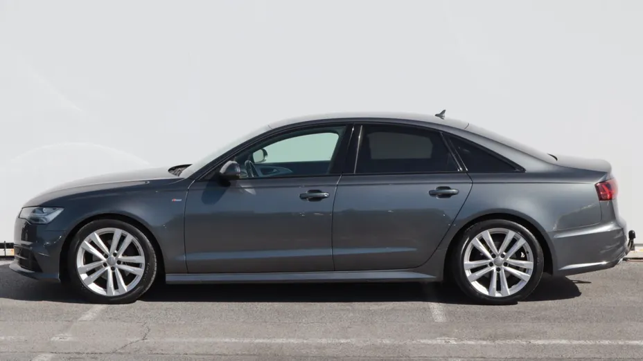 Audi A6 -