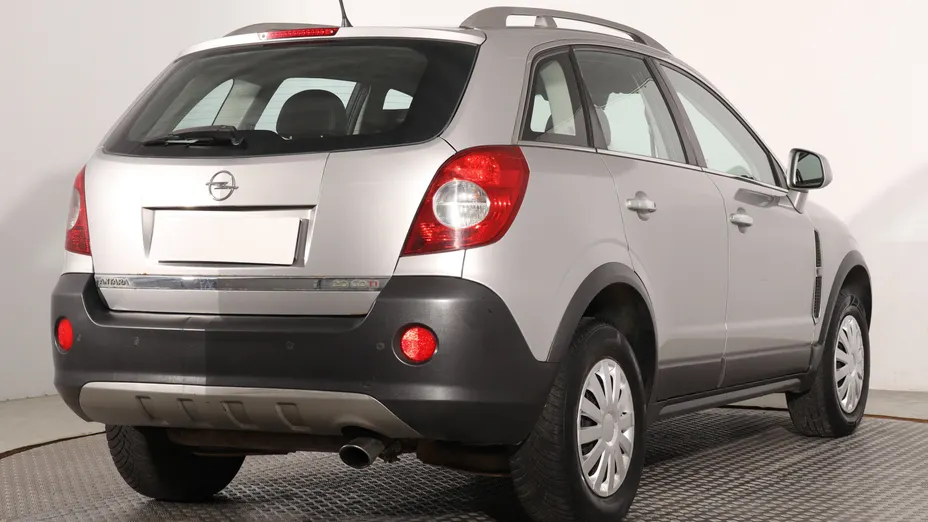 Opel Antara -