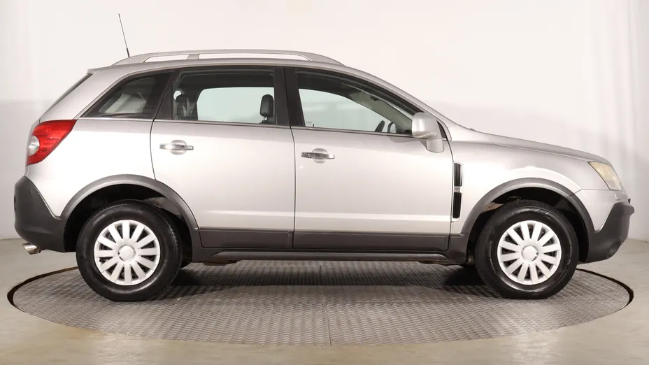 Opel Antara -