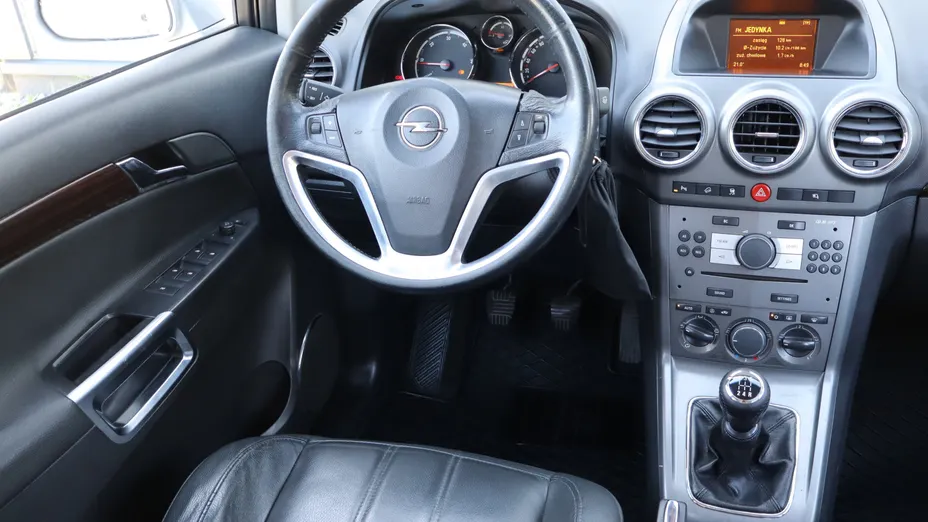 Opel Antara -
