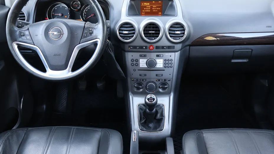 Opel Antara -