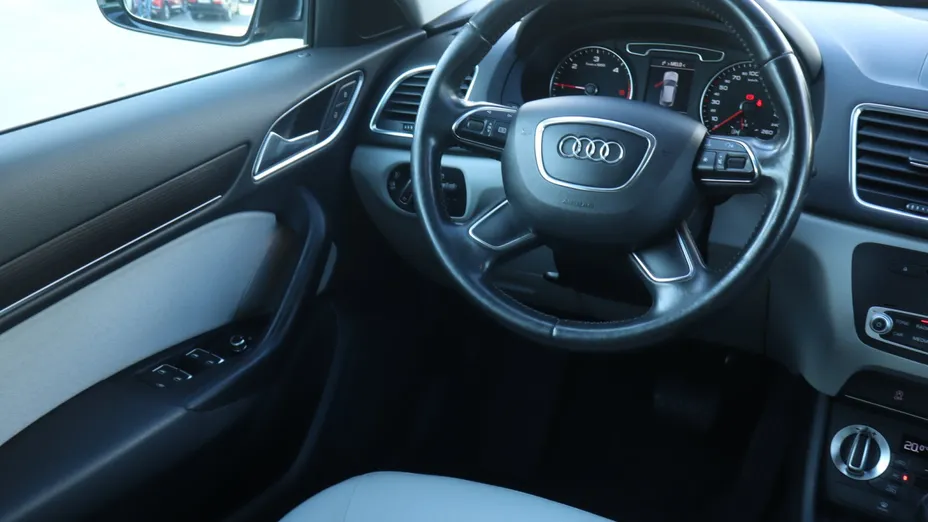 Audi Q3 -