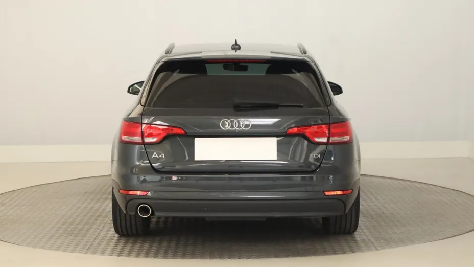 Audi A4 -