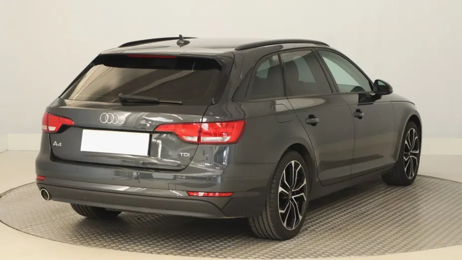 Audi A4 -