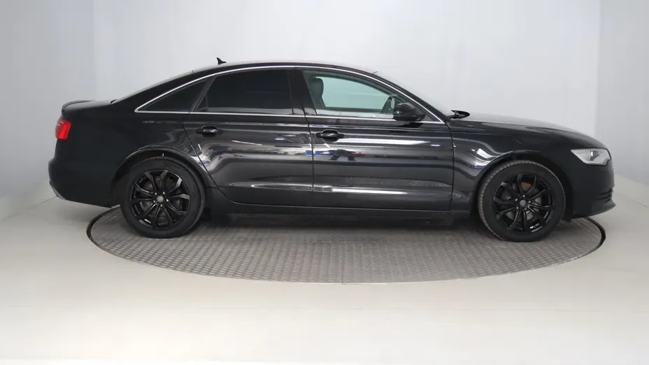 Audi A6 -