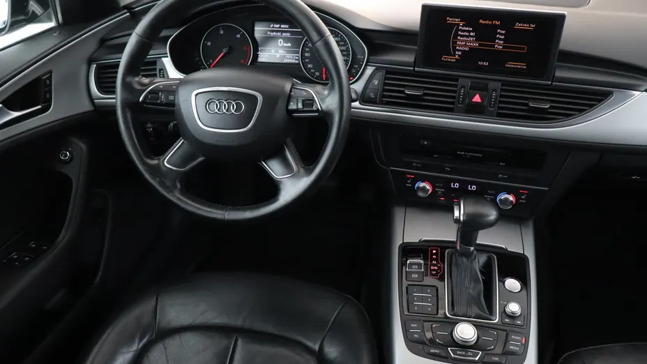 Audi A6 -