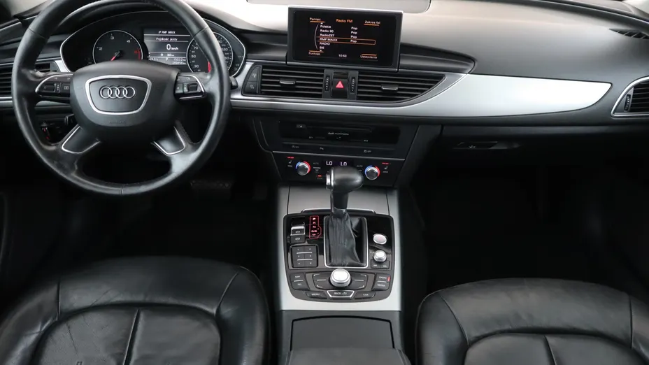 Audi A6 -