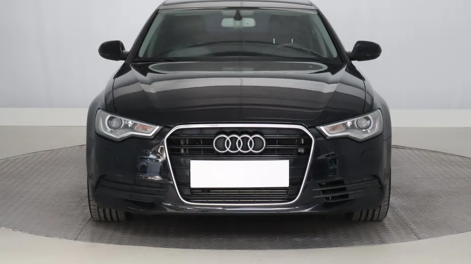 Audi A6 -