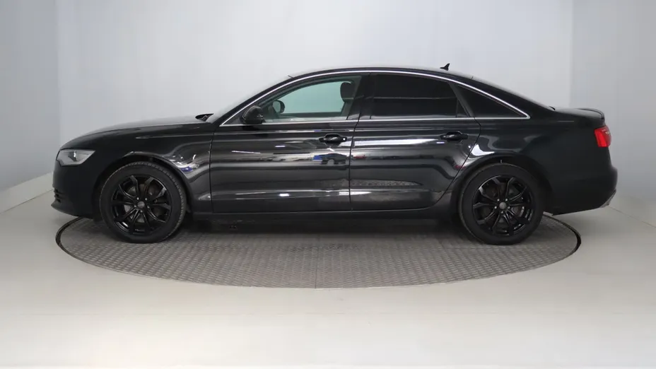 Audi A6 -