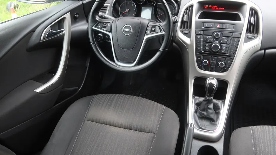 Opel Astra -
