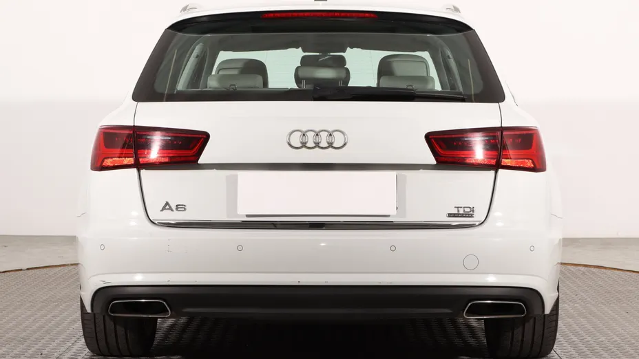Audi A6 -