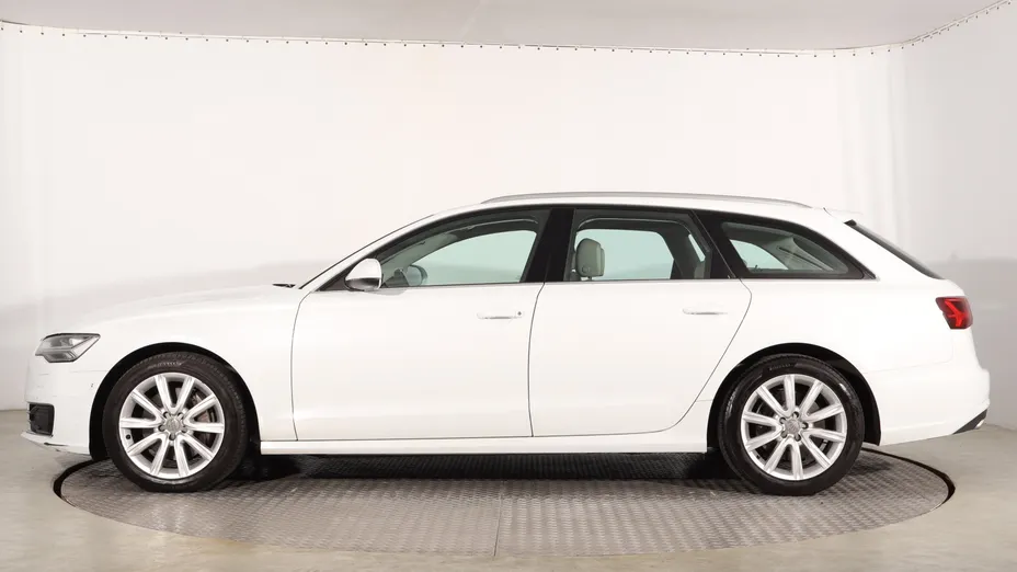 Audi A6 -