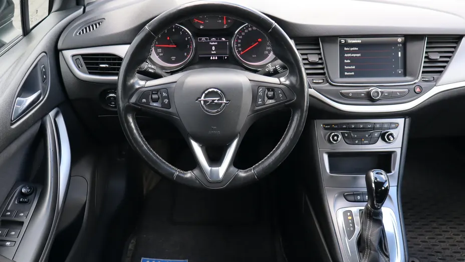 Opel Astra -