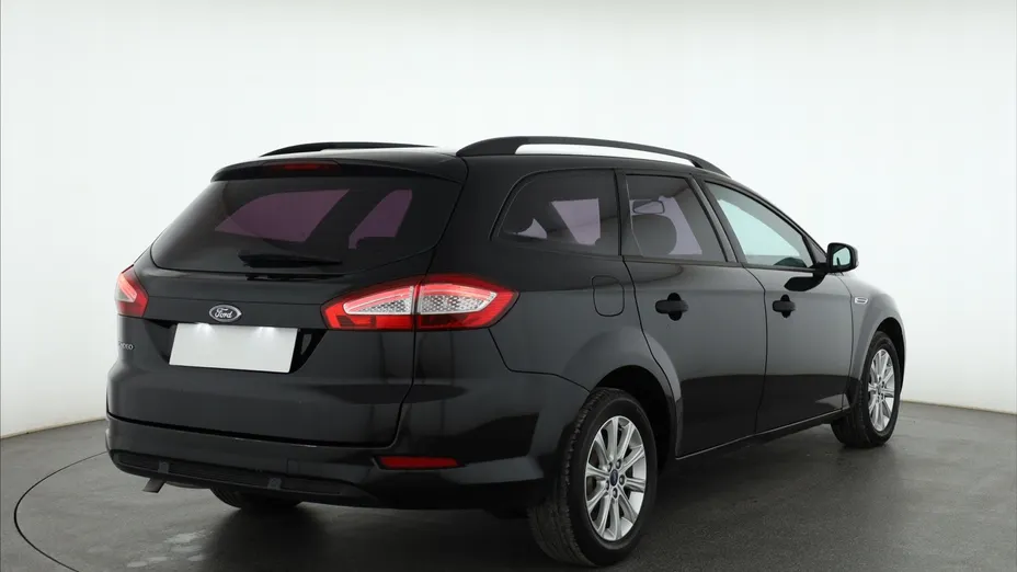 Ford Mondeo -