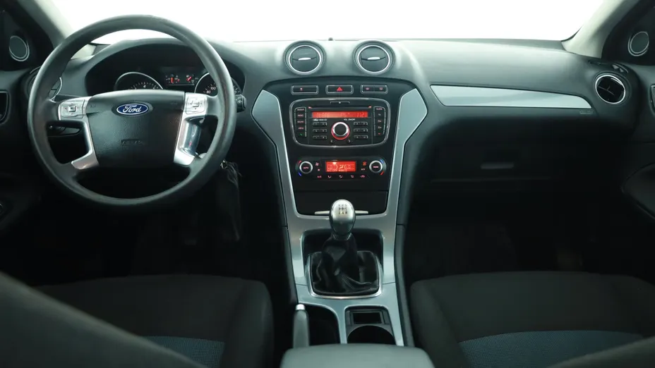 Ford Mondeo -