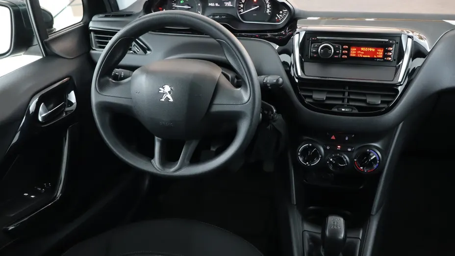 Peugeot 208 -