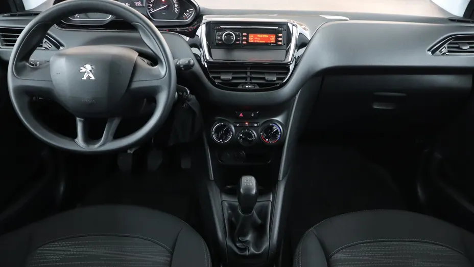 Peugeot 208 -